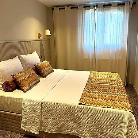 Dove Hotel